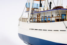 Dickie Walker    B039